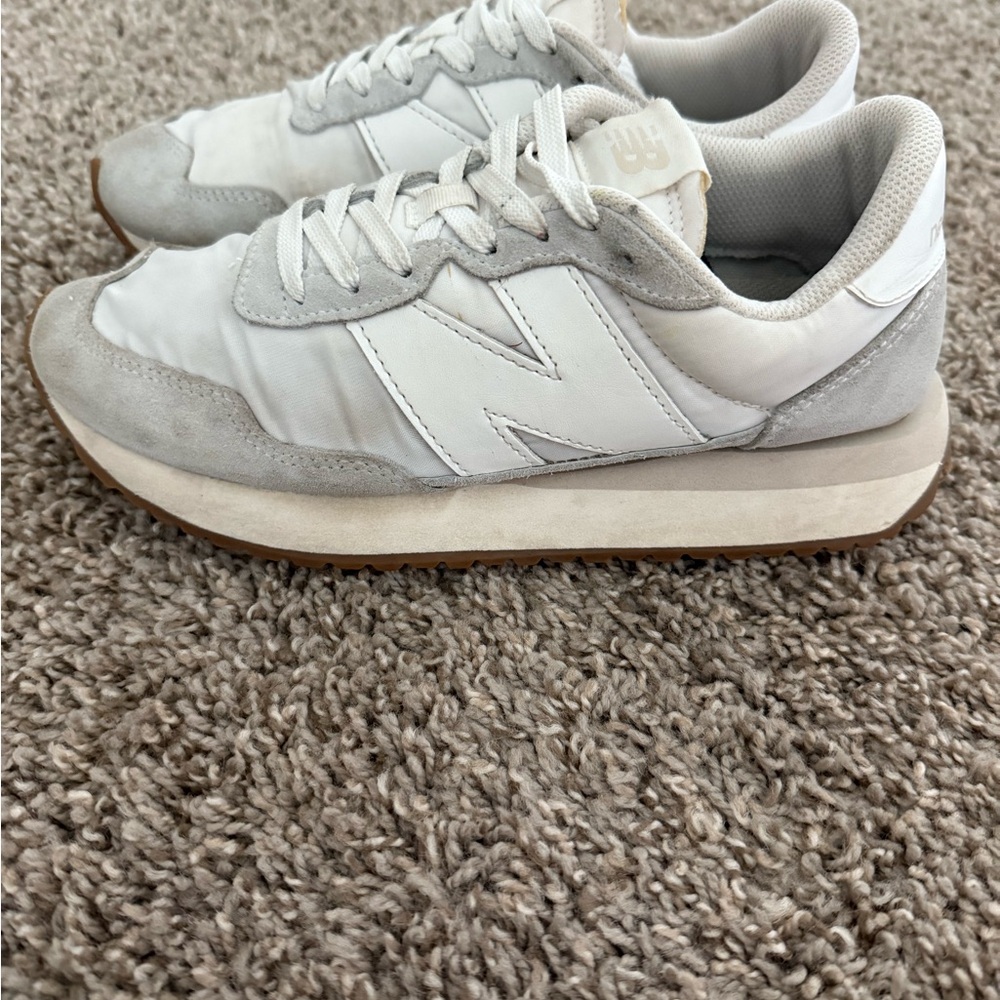 New Balance Women's White and Gray Sneakers